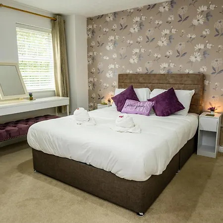 Baker's Bun - Sleeps 7 - Spacious - Parking & Garden - Bradley Stoke Ferienhaus *
