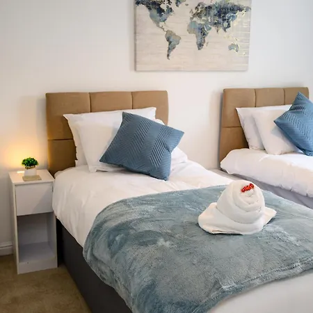 Baker's Bun - Sleeps 7 - Spacious - Parking & Garden - Bradley Stoke Ferienhaus