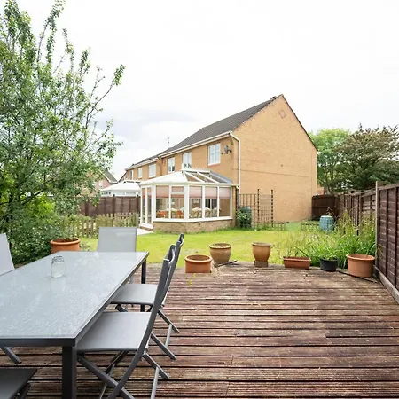 Ferienhaus Baker's Bun - Sleeps 7 - Spacious - Parking & Garden - Bradley Stoke *