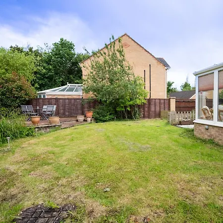 Baker's Bun - Sleeps 7 - Spacious - Parking & Garden - Bradley Stoke Bristol